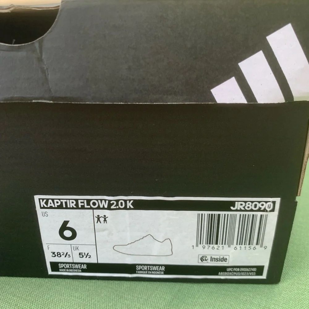 NWT Adidas Kaptain flow 2.0 Sneakers - Picture 4 of 7